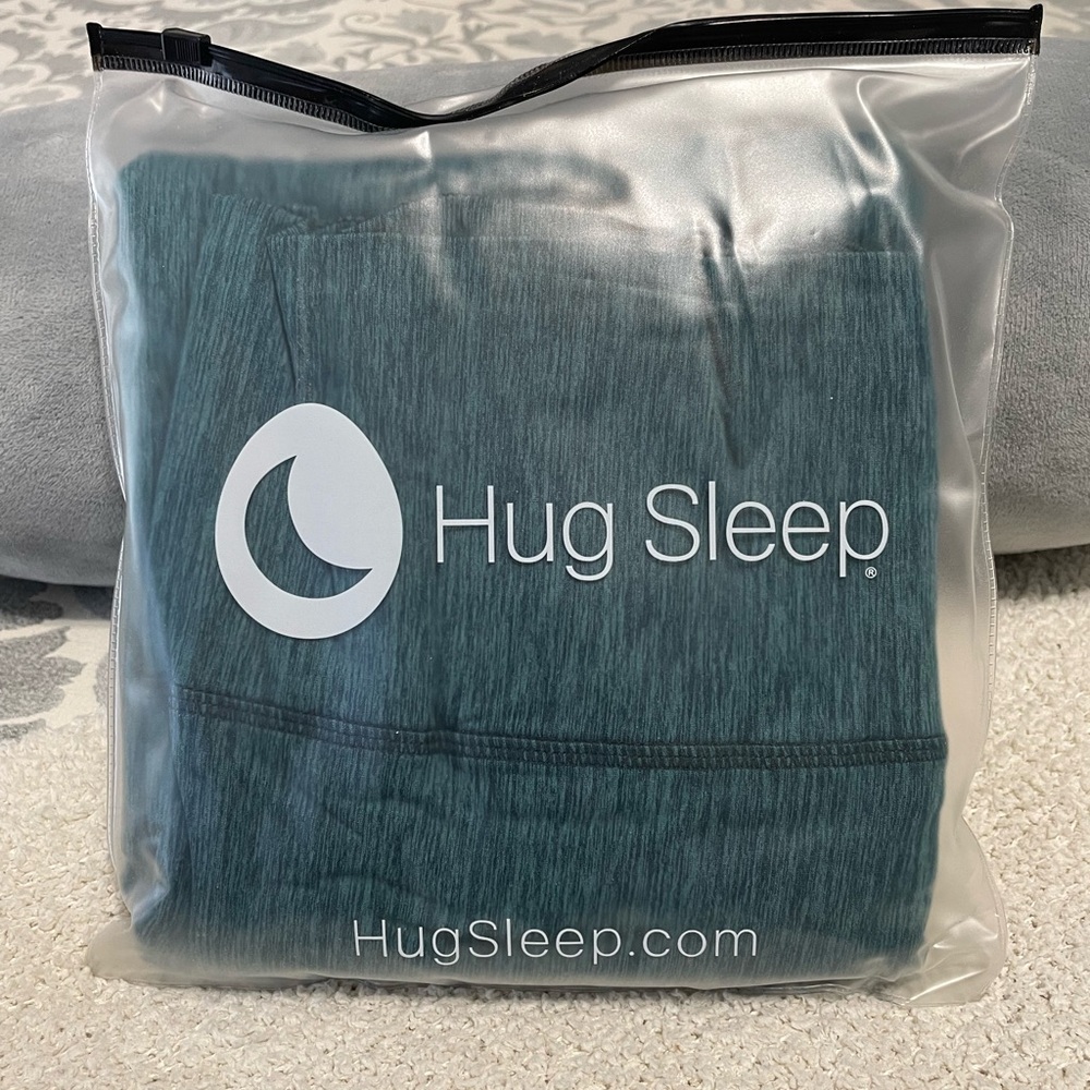 NWT Hug Sleep Relaxation Pod Brand New